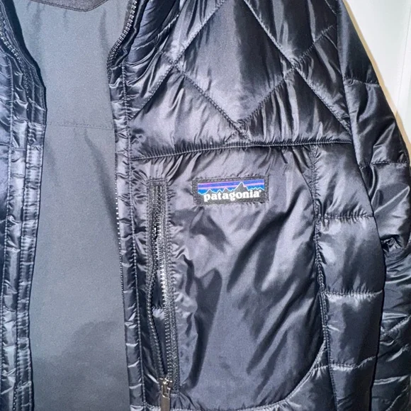 Patagonia Women's Black Puffer Jacket - Picture 6 of 13